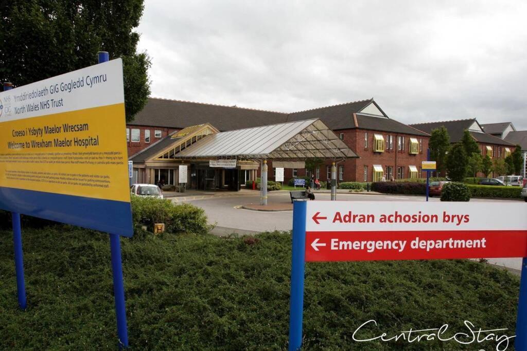Wrexham Central Stay Apartment Seven Экстерьер фото