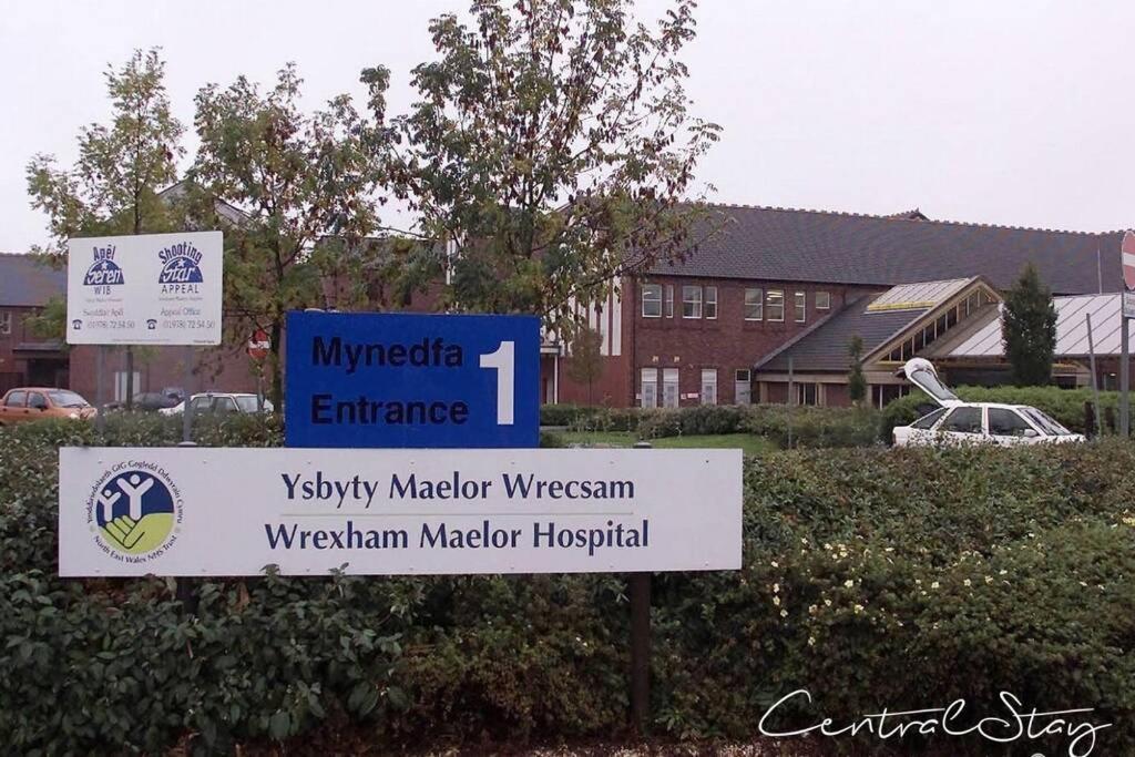 Wrexham Central Stay Apartment Seven Экстерьер фото